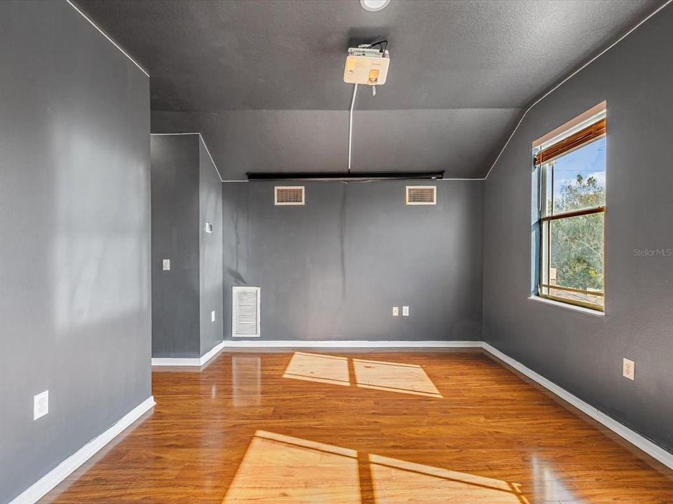 На продажу: $390,000 (5 спален, 3 ванн, 2507 Квадратных фут)