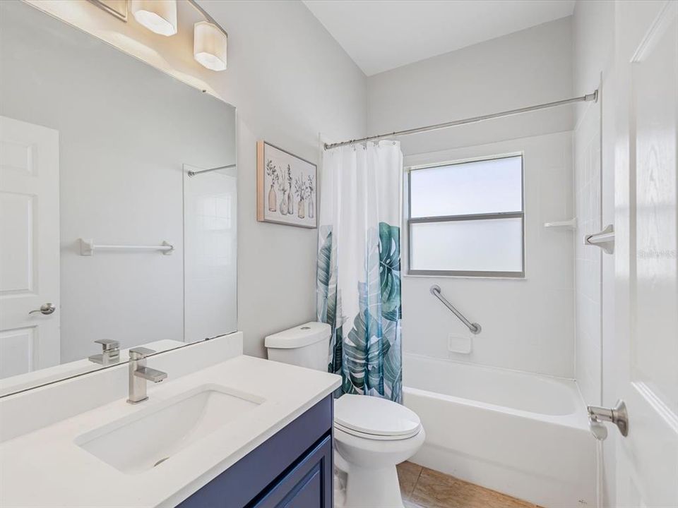 На продажу: $390,000 (5 спален, 3 ванн, 2507 Квадратных фут)