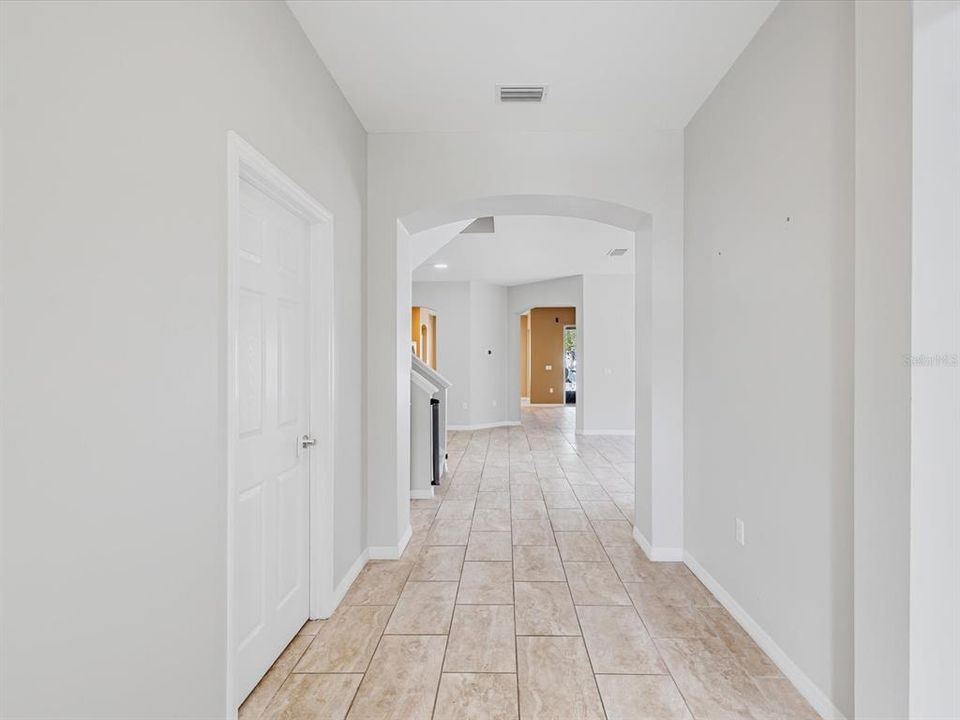 На продажу: $390,000 (5 спален, 3 ванн, 2507 Квадратных фут)