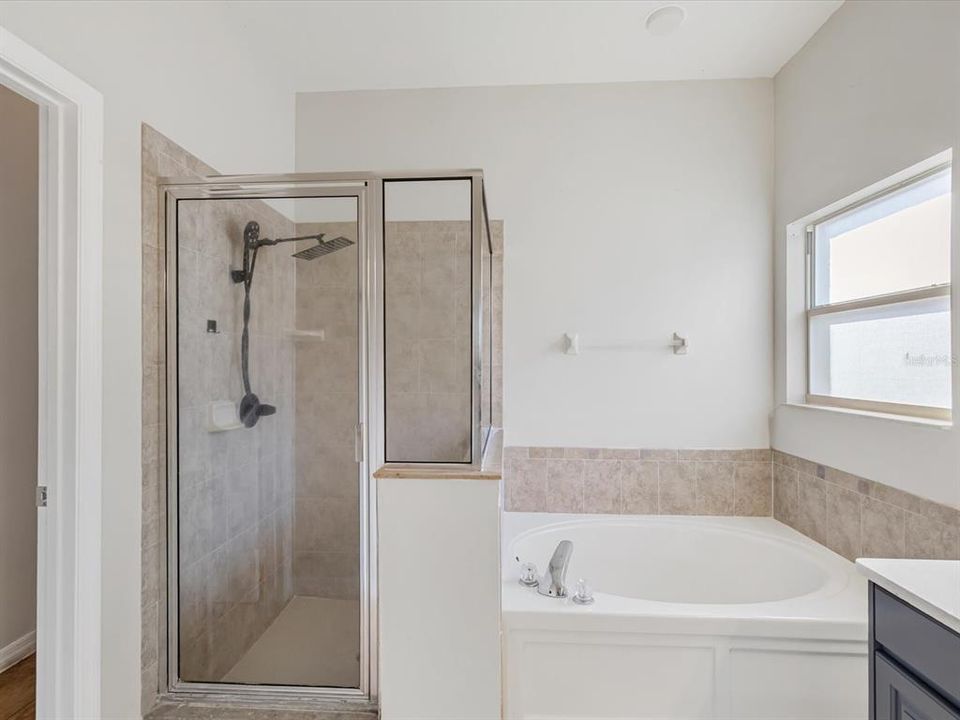 На продажу: $390,000 (5 спален, 3 ванн, 2507 Квадратных фут)