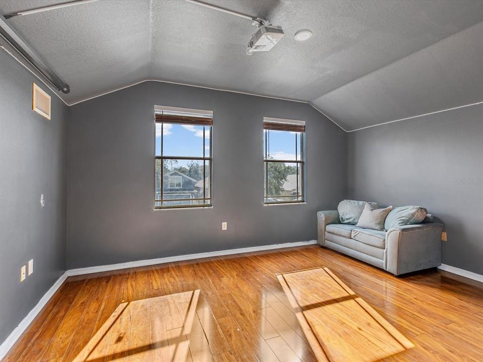 На продажу: $390,000 (5 спален, 3 ванн, 2507 Квадратных фут)