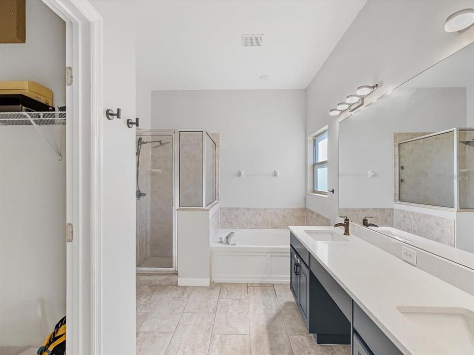 На продажу: $390,000 (5 спален, 3 ванн, 2507 Квадратных фут)