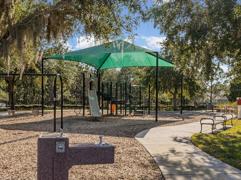 На продажу: $390,000 (5 спален, 3 ванн, 2507 Квадратных фут)