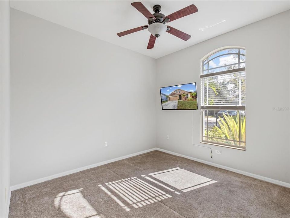 На продажу: $390,000 (5 спален, 3 ванн, 2507 Квадратных фут)