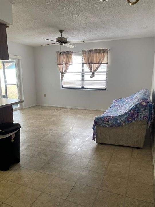 En Venta: $270,000 (3 camas, 2 baños, 1466 Pies cuadrados)