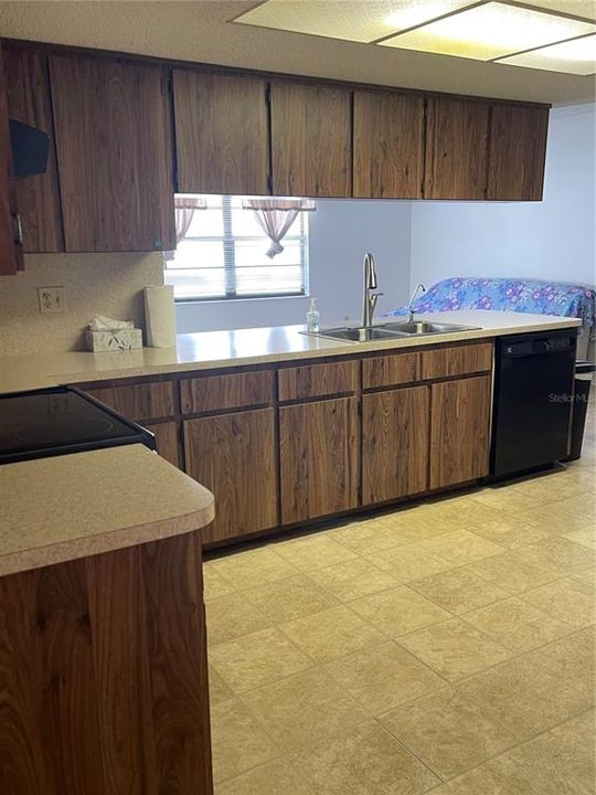 En Venta: $270,000 (3 camas, 2 baños, 1466 Pies cuadrados)