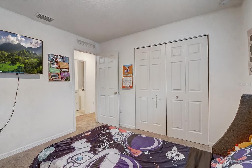 For Sale: $295,000 (3 beds, 2 baths, 1286 Square Feet)