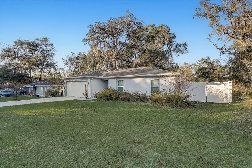 For Sale: $295,000 (3 beds, 2 baths, 1286 Square Feet)