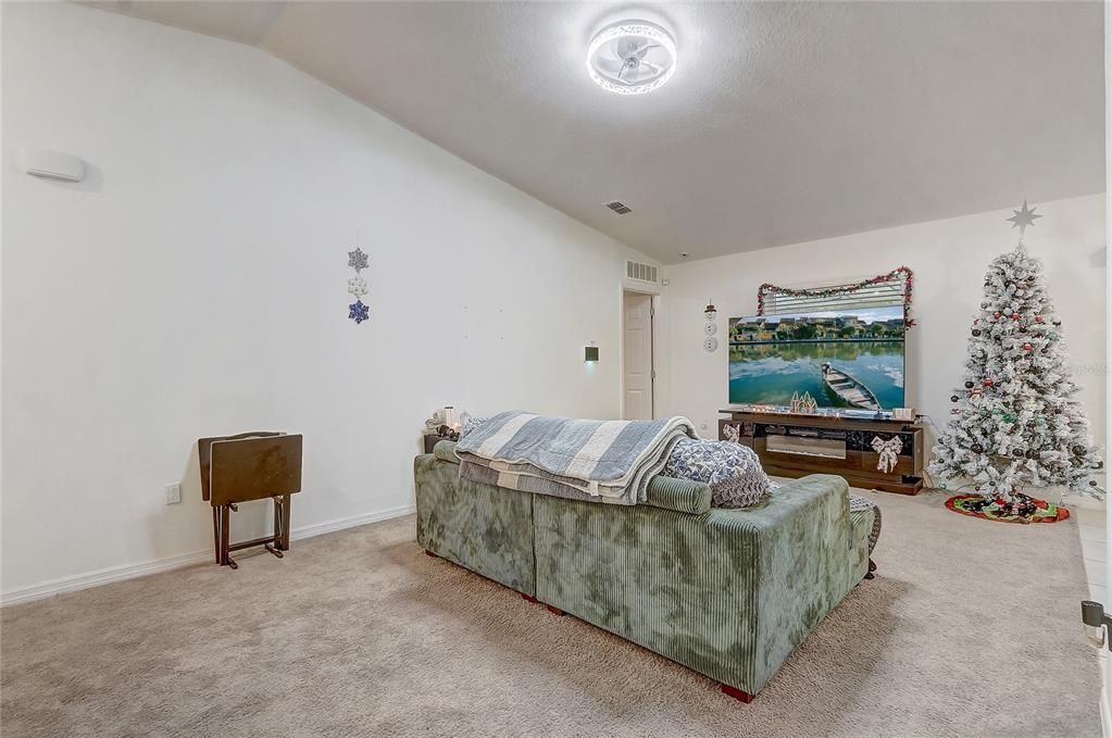 For Sale: $295,000 (3 beds, 2 baths, 1286 Square Feet)