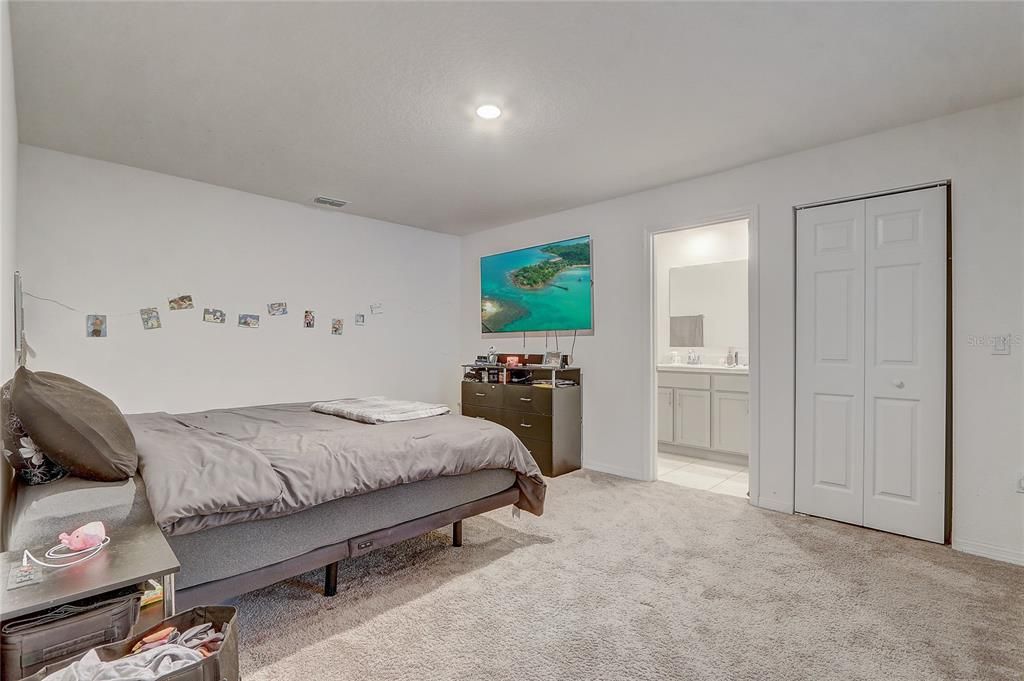 For Sale: $295,000 (3 beds, 2 baths, 1286 Square Feet)