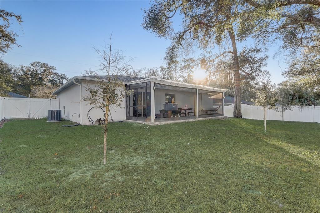 For Sale: $295,000 (3 beds, 2 baths, 1286 Square Feet)