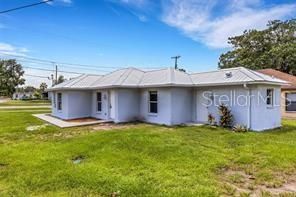 For Rent: $1,900 (3 beds, 1 baths, 1132 Square Feet)