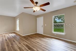 For Rent: $1,900 (3 beds, 1 baths, 1132 Square Feet)