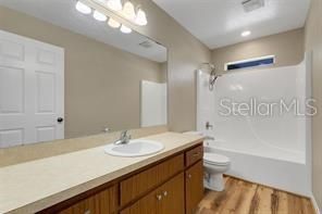 For Rent: $1,900 (3 beds, 1 baths, 1132 Square Feet)