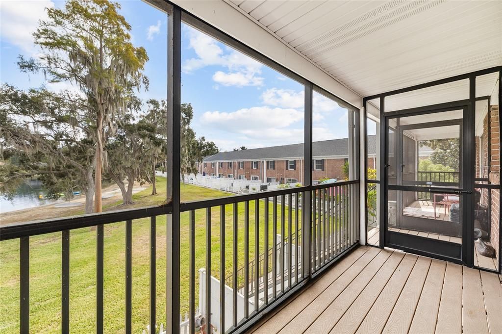 For Sale: $189,900 (2 beds, 1 baths, 924 Square Feet)