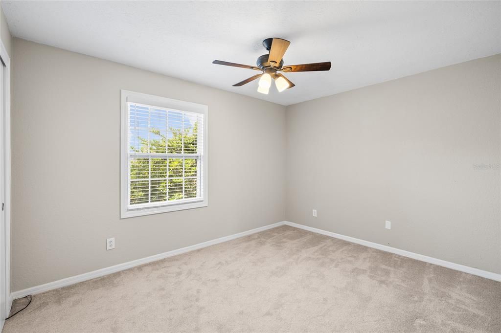 For Sale: $189,900 (2 beds, 1 baths, 924 Square Feet)