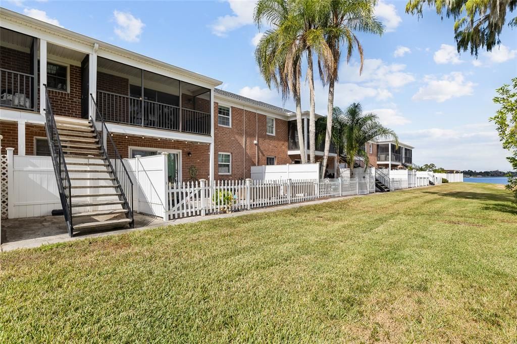 For Sale: $189,900 (2 beds, 1 baths, 924 Square Feet)