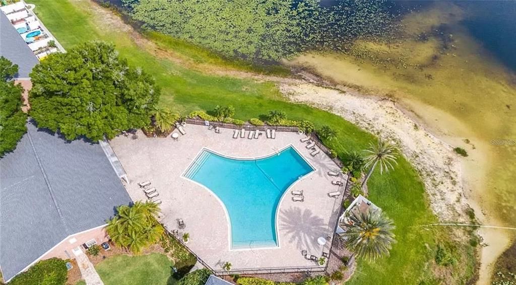 For Sale: $189,900 (2 beds, 1 baths, 924 Square Feet)