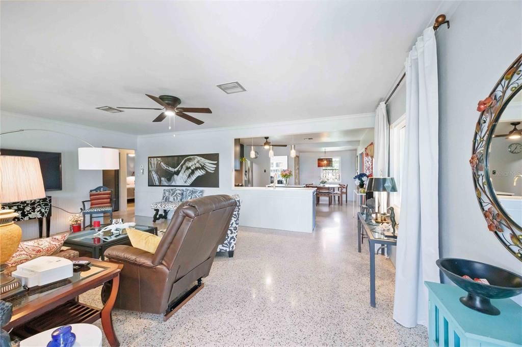 En Venta: $299,900 (2 camas, 1 baños, 1456 Pies cuadrados)