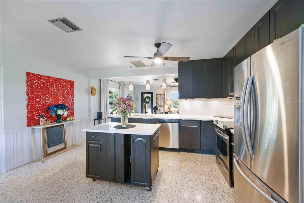 En Venta: $299,900 (2 camas, 1 baños, 1456 Pies cuadrados)