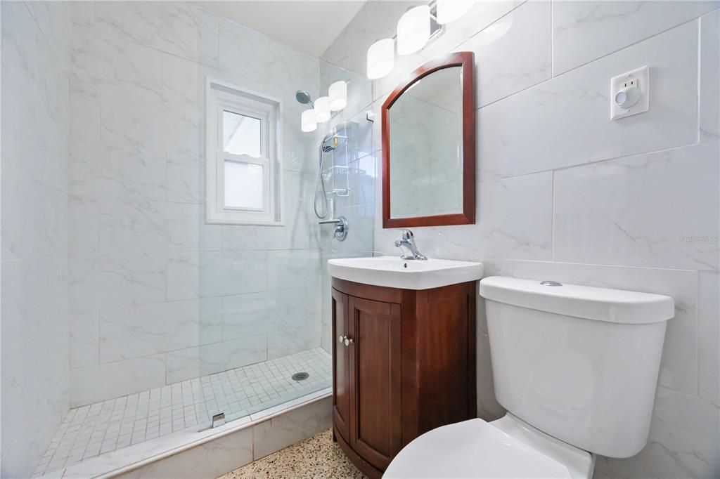 En Venta: $299,900 (2 camas, 1 baños, 1456 Pies cuadrados)