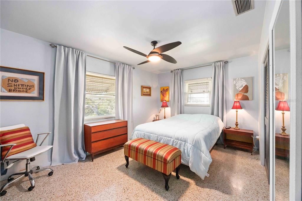 En Venta: $299,900 (2 camas, 1 baños, 1456 Pies cuadrados)