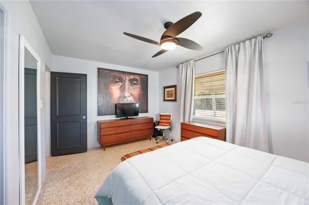 En Venta: $299,900 (2 camas, 1 baños, 1456 Pies cuadrados)