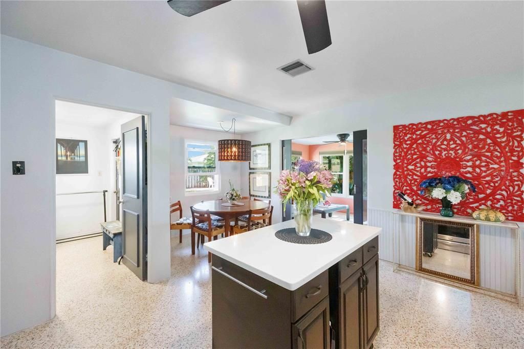 En Venta: $299,900 (2 camas, 1 baños, 1456 Pies cuadrados)