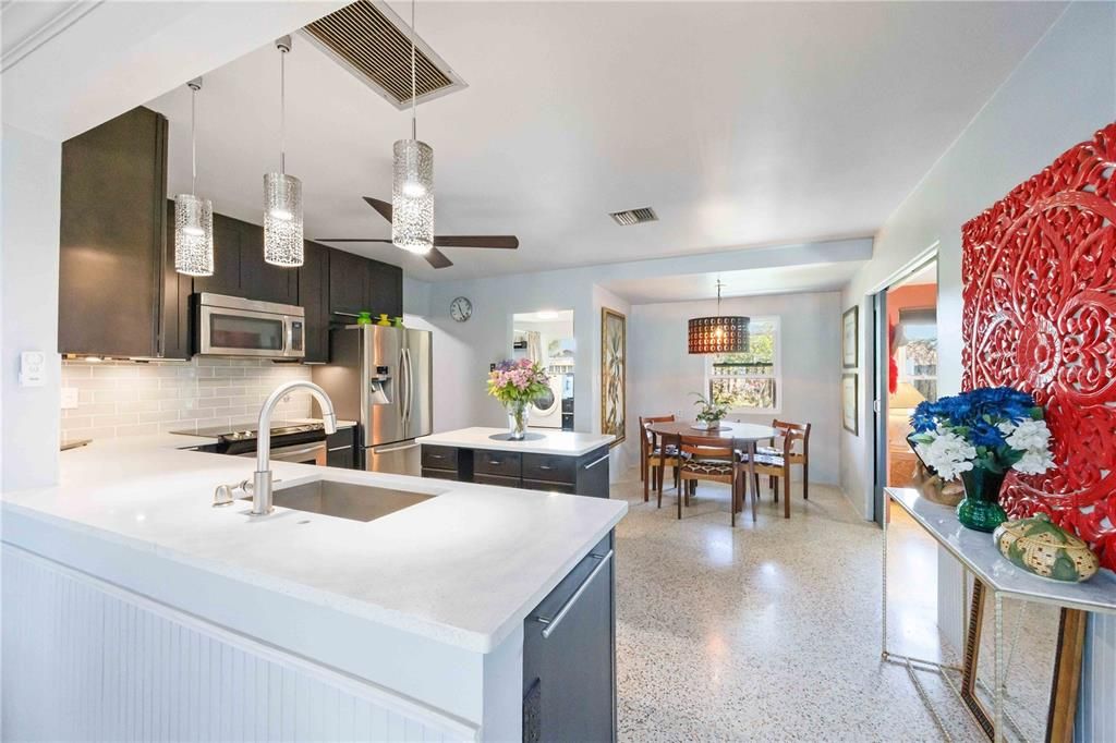 En Venta: $299,900 (2 camas, 1 baños, 1456 Pies cuadrados)