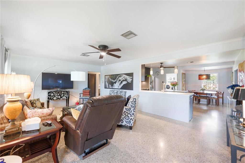 En Venta: $299,900 (2 camas, 1 baños, 1456 Pies cuadrados)