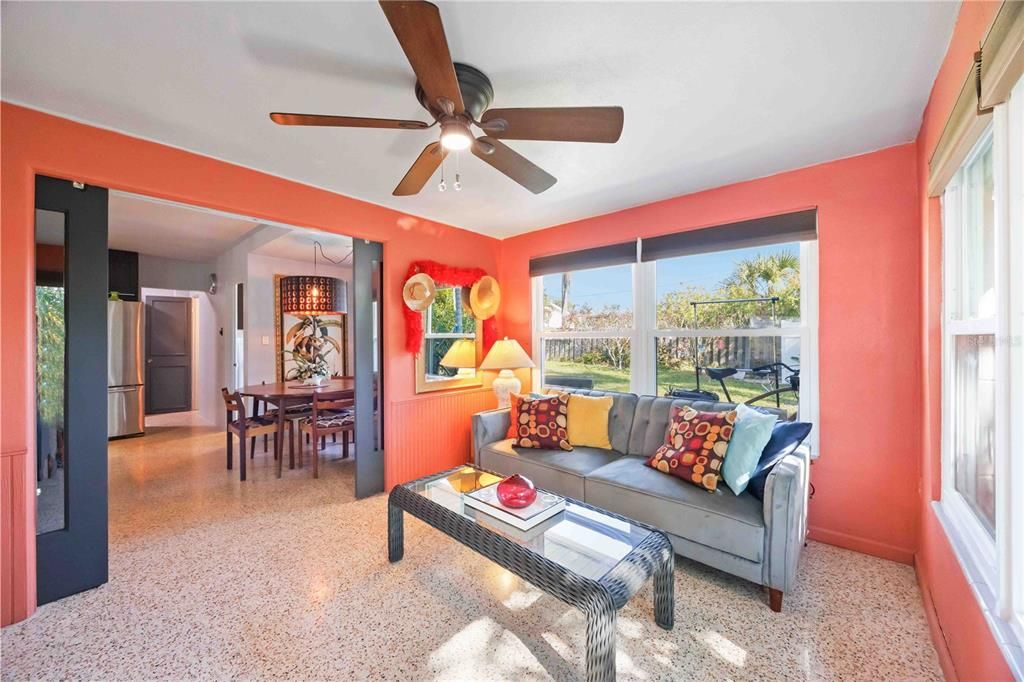 En Venta: $299,900 (2 camas, 1 baños, 1456 Pies cuadrados)