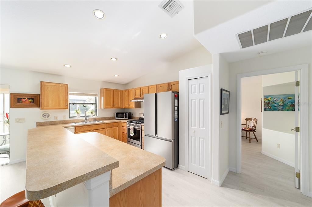 待售: $275,000 (3 贝兹, 2 浴室, 1470 平方英尺)