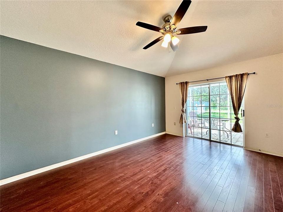 В аренду: $2,200 (4 спален, 2 ванн, 2002 Квадратных фут)