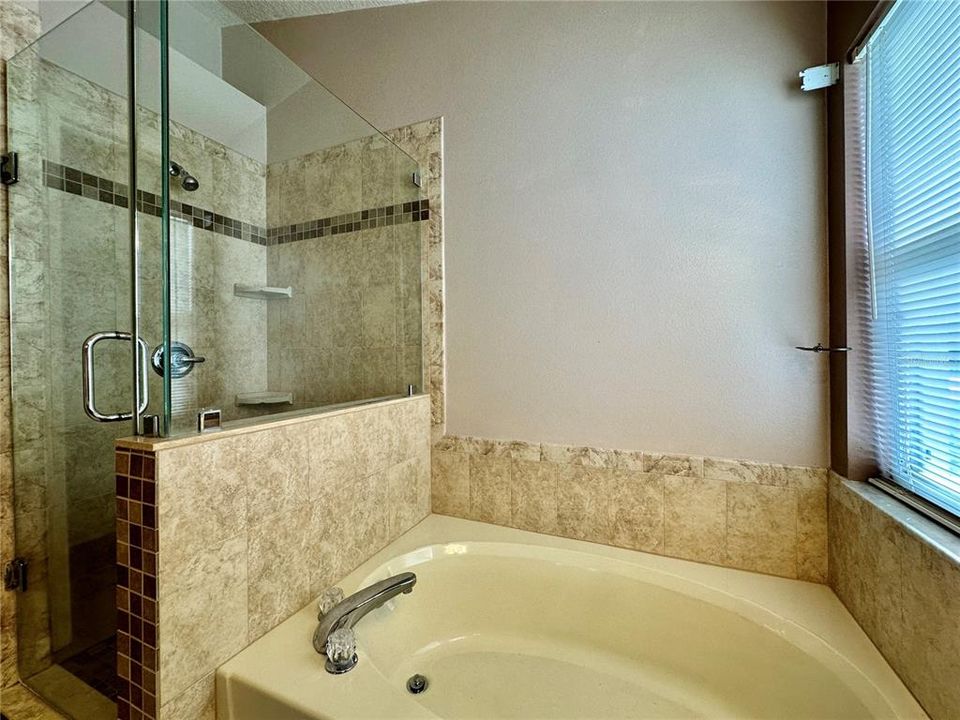 В аренду: $2,200 (4 спален, 2 ванн, 2002 Квадратных фут)