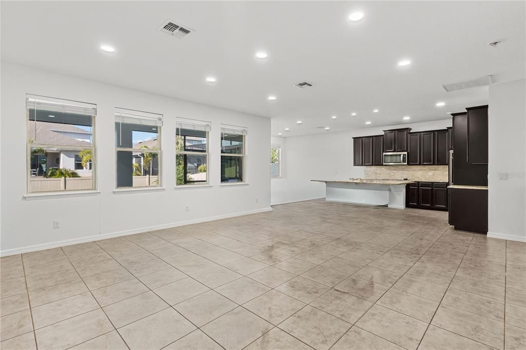 待售: $1,199,000 (6 贝兹, 4 浴室, 4516 平方英尺)