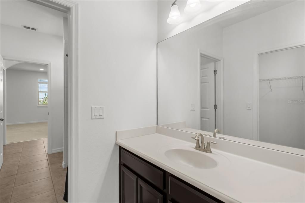 待售: $1,199,000 (6 贝兹, 4 浴室, 4516 平方英尺)