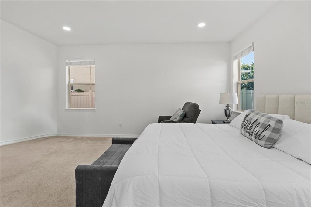 待售: $1,199,000 (6 贝兹, 4 浴室, 4516 平方英尺)