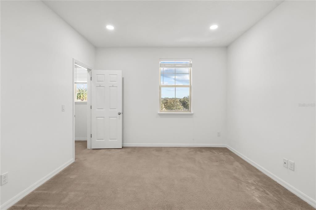 待售: $1,199,000 (6 贝兹, 4 浴室, 4516 平方英尺)