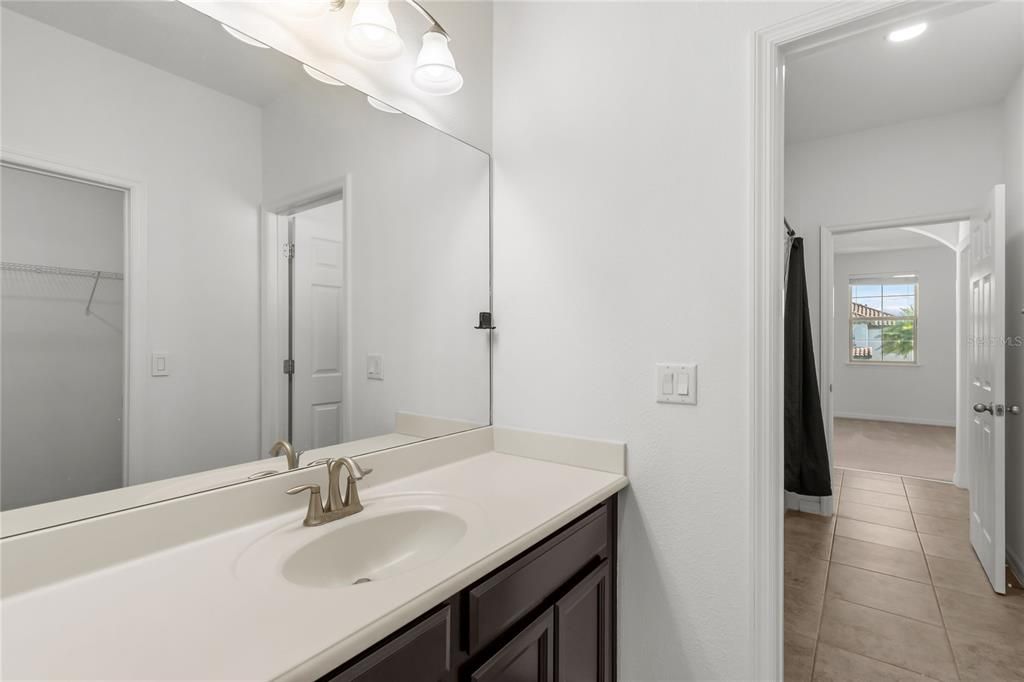 待售: $1,199,000 (6 贝兹, 4 浴室, 4516 平方英尺)