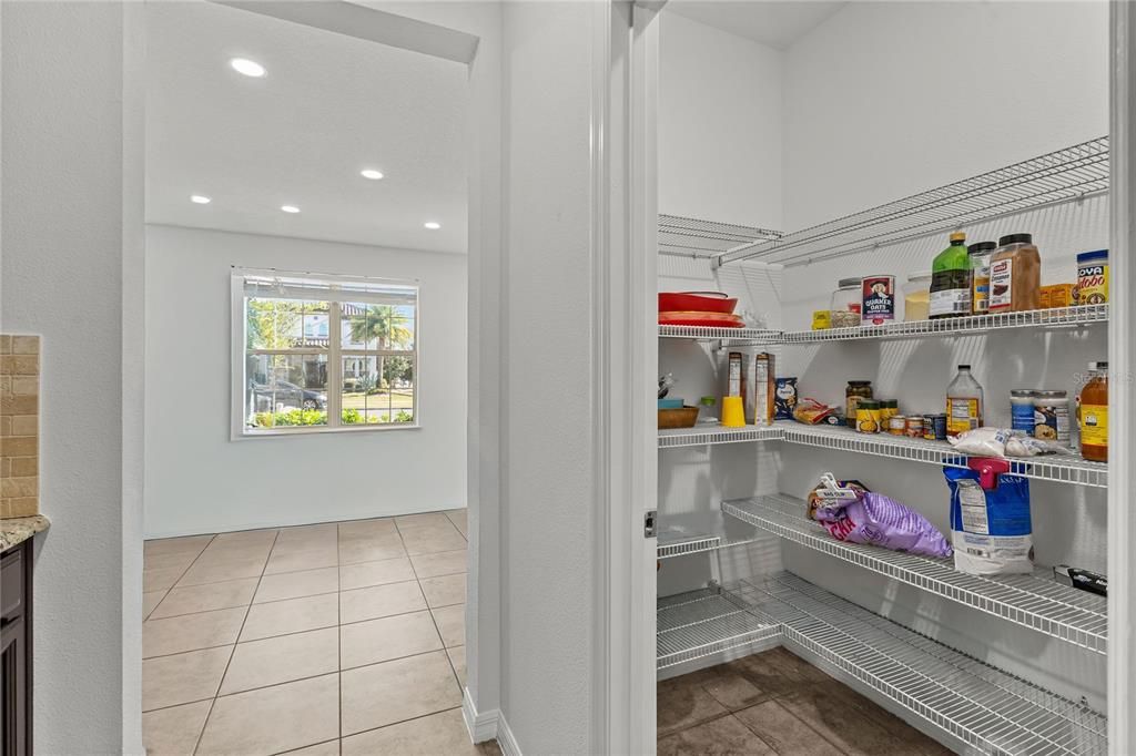 待售: $1,199,000 (6 贝兹, 4 浴室, 4516 平方英尺)