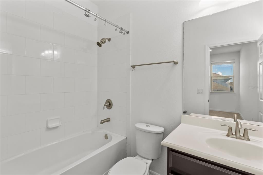 待售: $1,199,000 (6 贝兹, 4 浴室, 4516 平方英尺)