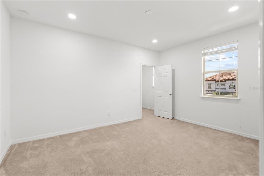 待售: $1,199,000 (6 贝兹, 4 浴室, 4516 平方英尺)