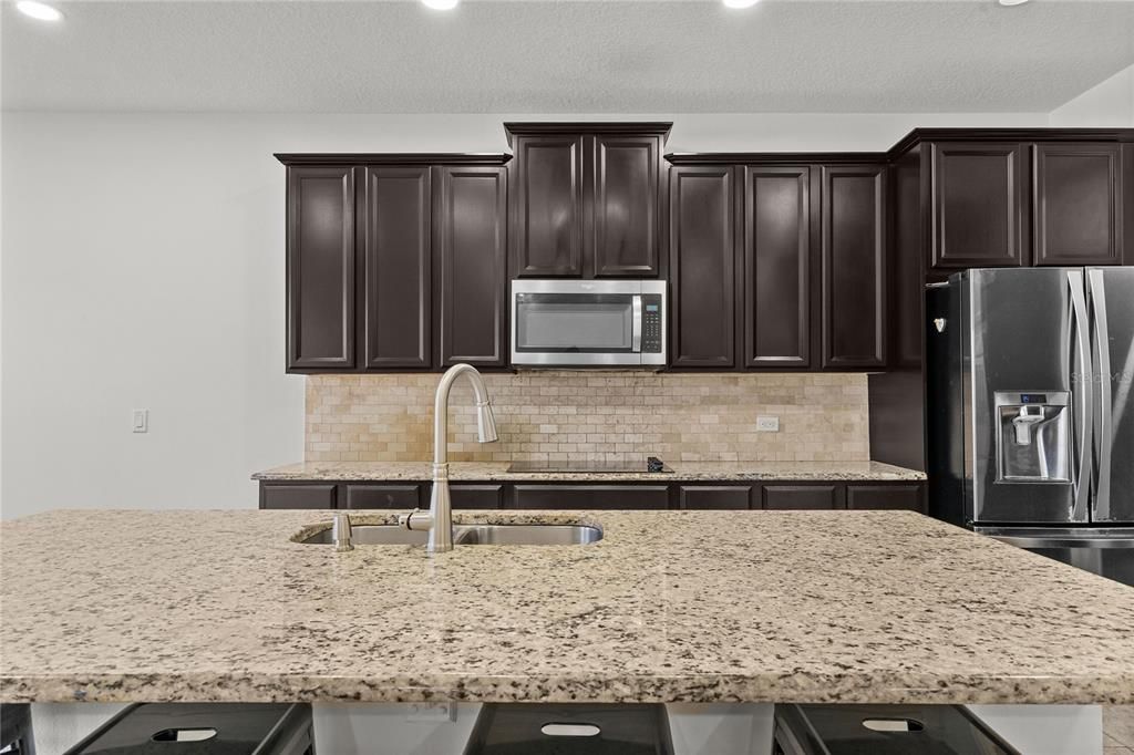 待售: $1,199,000 (6 贝兹, 4 浴室, 4516 平方英尺)