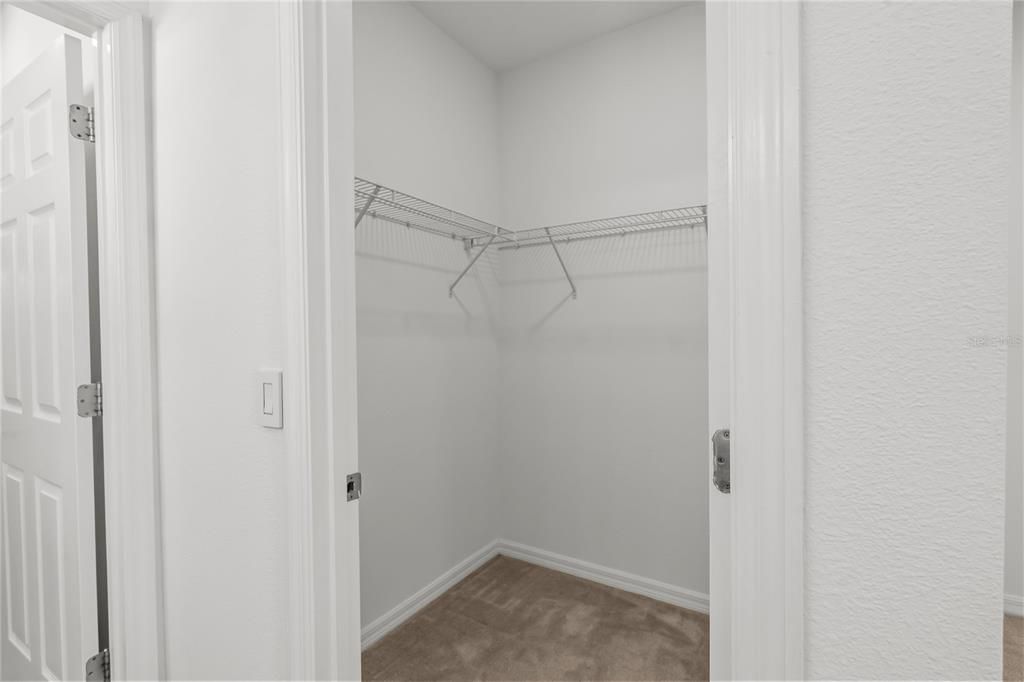 待售: $1,199,000 (6 贝兹, 4 浴室, 4516 平方英尺)