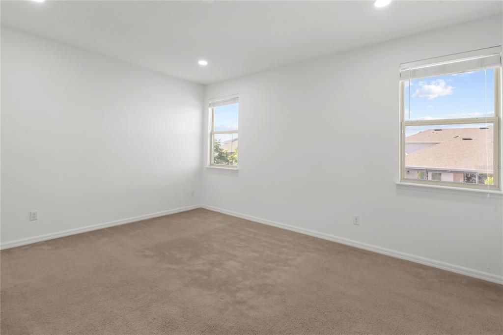 待售: $1,199,000 (6 贝兹, 4 浴室, 4516 平方英尺)