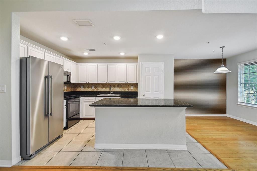 待售: $570,000 (3 贝兹, 3 浴室, 1907 平方英尺)