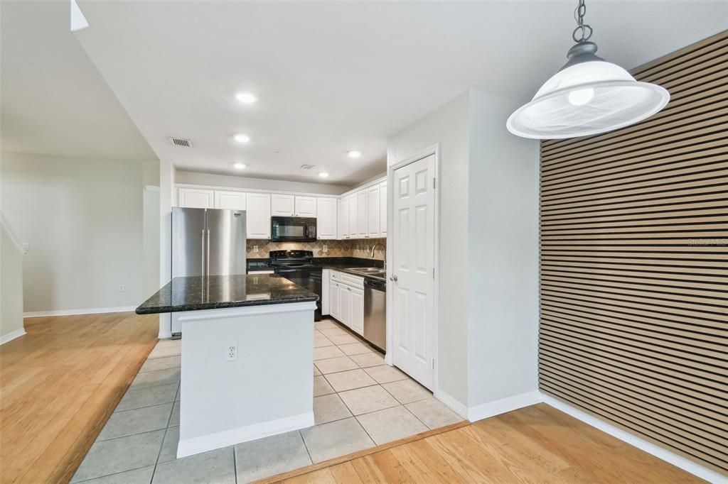 待售: $570,000 (3 贝兹, 3 浴室, 1907 平方英尺)