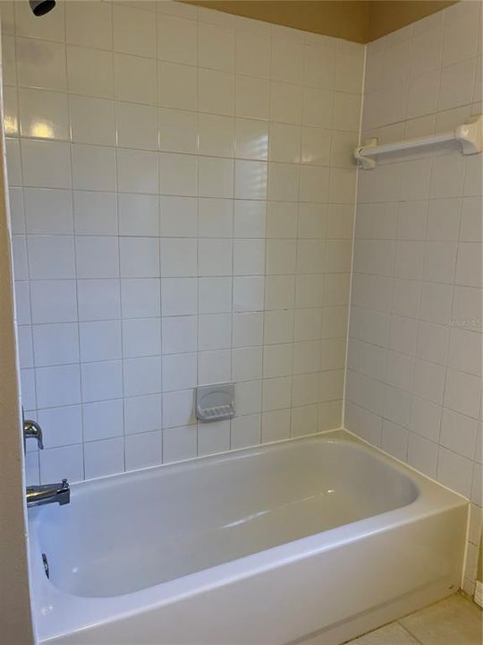 En Renta: $2,050 (3 camas, 2 baños, 2132 Pies cuadrados)