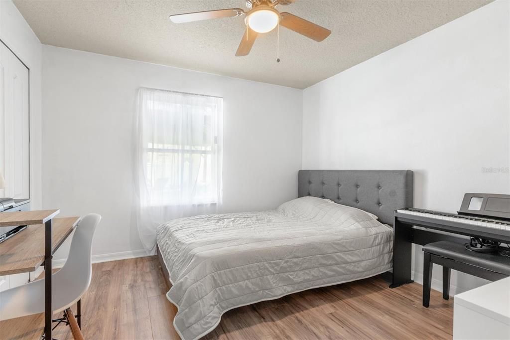 На продажу: $375,000 (4 спален, 2 ванн, 1564 Квадратных фут)