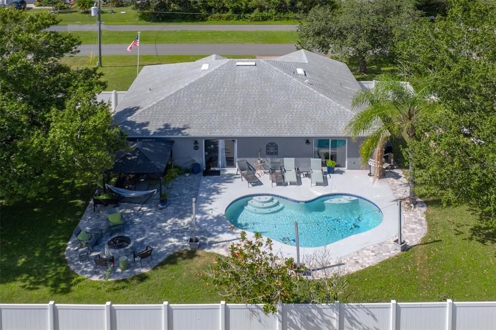 На продажу: $375,000 (4 спален, 2 ванн, 1564 Квадратных фут)